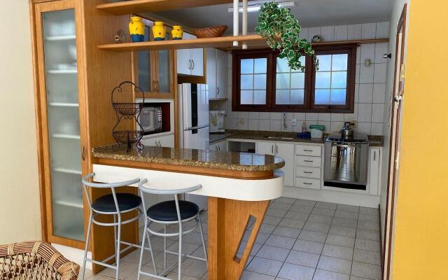 Casa 3 Dormitórios Jurere Internacional