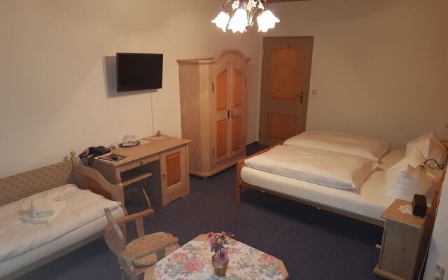 Land-gut-Hotel Zur Lochmühle