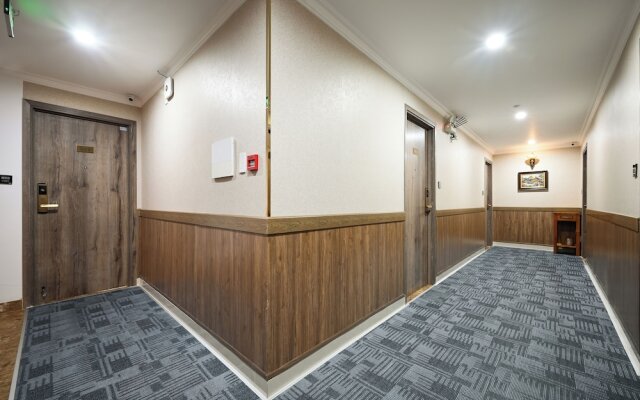 The River Park Hotel