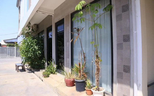 Mango Hotel