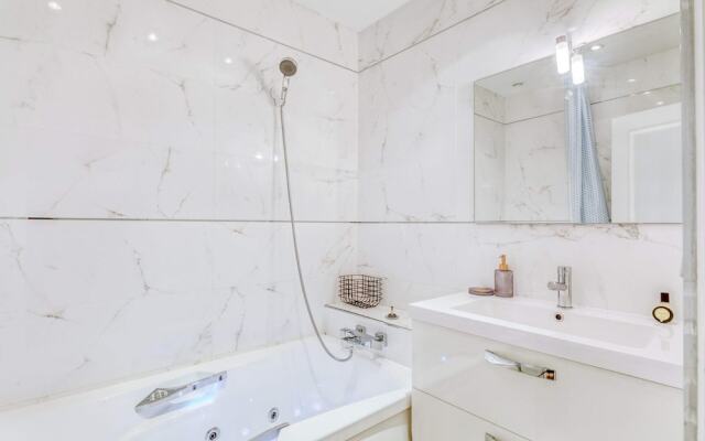 Luxury 2BR Apartment Near Le Vieux and Croisette