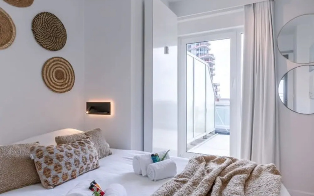Stunning Studio With Sea-view on top Location