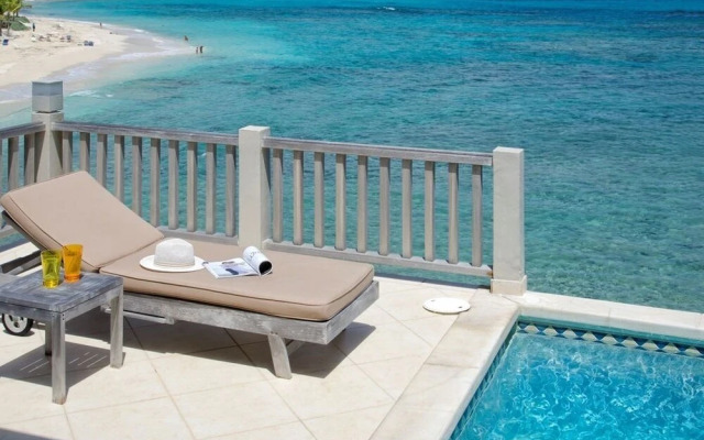 Beach House Younes by Island Properties Online