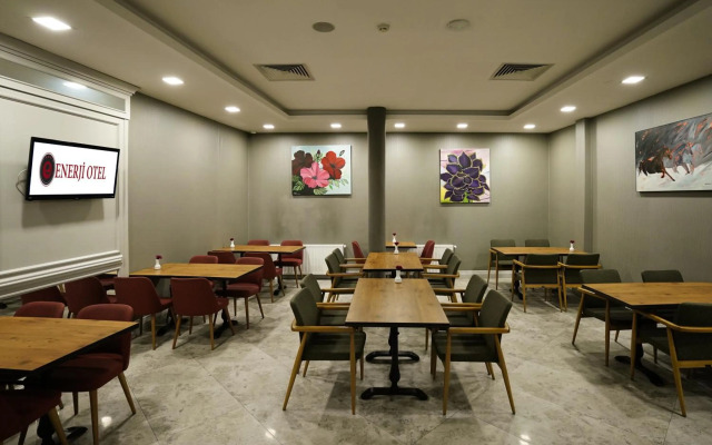 Enerji Hotel