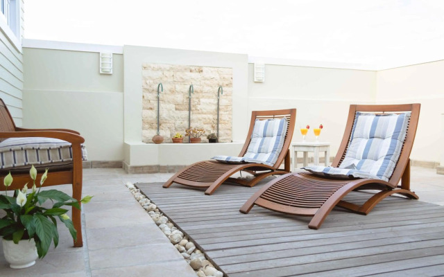 138 Marine Beachfront Guesthouse