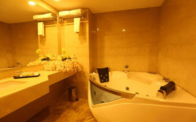 Hotel Chennai Le Palace