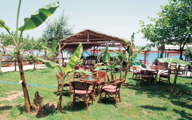 Niriides Beach Hotel