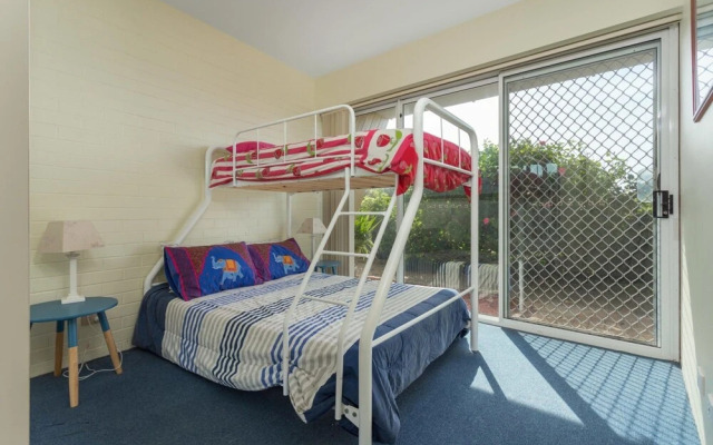 Retreat Beside The Beach - Unit Five