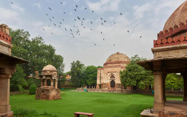 Minimalist Poshtel & Suites