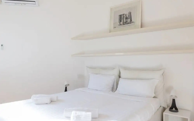 Welcoming Flats by Lake Como