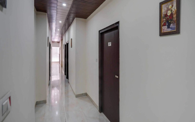 OYO Flagship 70056 Grand Inn Residency