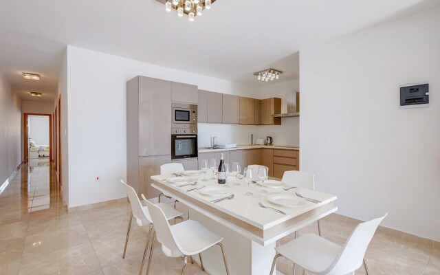 Marvellous 3BR Penthouse in Central St Julian s