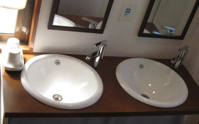 Guesthouse Comodo (Female Only)