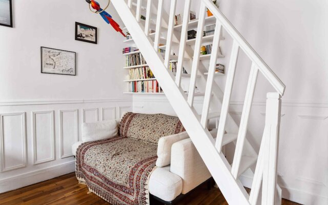 Spacious and Bright Duplex Located in the 19th