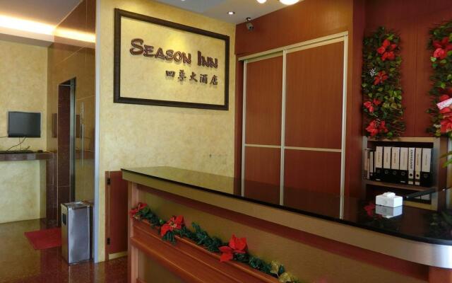 OYO 43987 Season Inn
