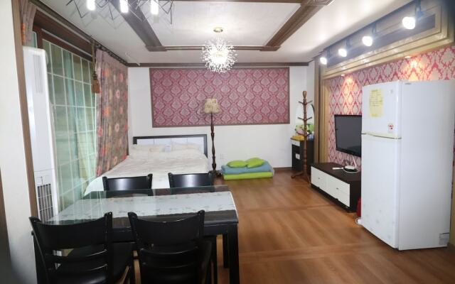 Gyeongju Raspberry Pension