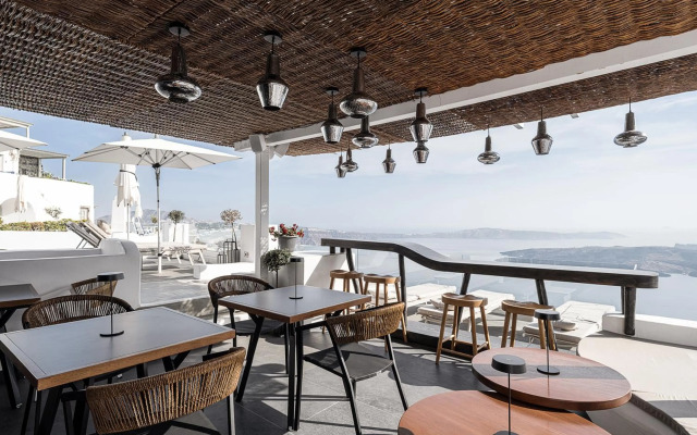 On The Rocks Hotel