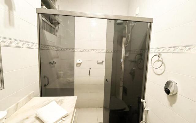 Apartamento grande com vista frente mar Copacabana