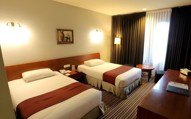 Kenari Tower Hotel – Guest Rooms – Makassar