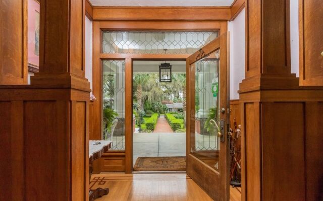 Herlong Mansion Bed & Breakfast