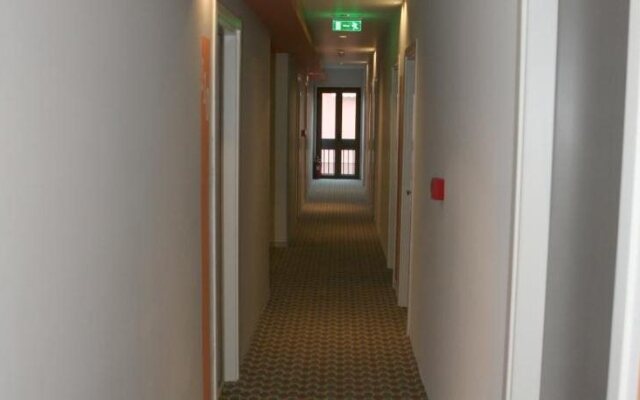 Victoria Hotel