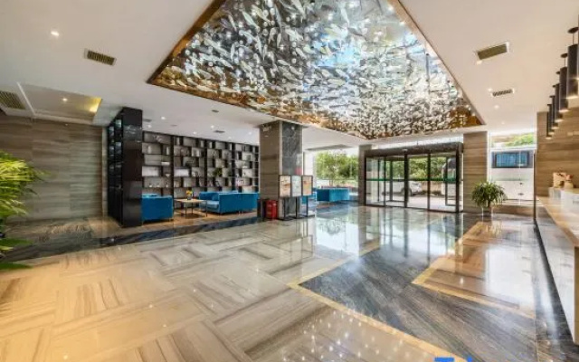Sanyuan Hotel (Zixing Dongjiang Lake)