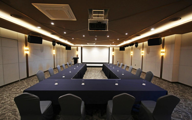 Layers Hotel Busan Hadan