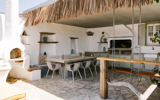 Maison Simone with private heated infinity pool & spectacular sea view