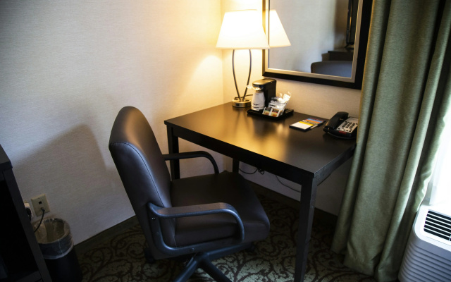 Hampton Inn & Suites Sharon, PA