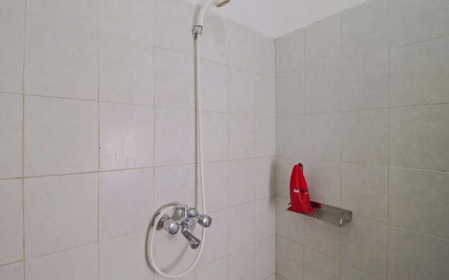 RedDoorz @ Radio Dalam