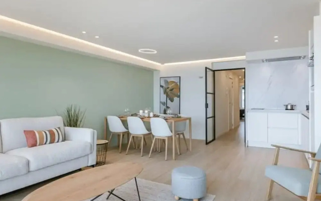 Pleasant Apartment With Frontal sea View