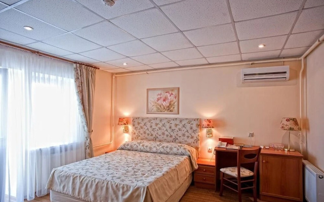 Рождественский