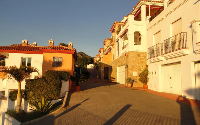 Spacious family villa Aljamar 8a