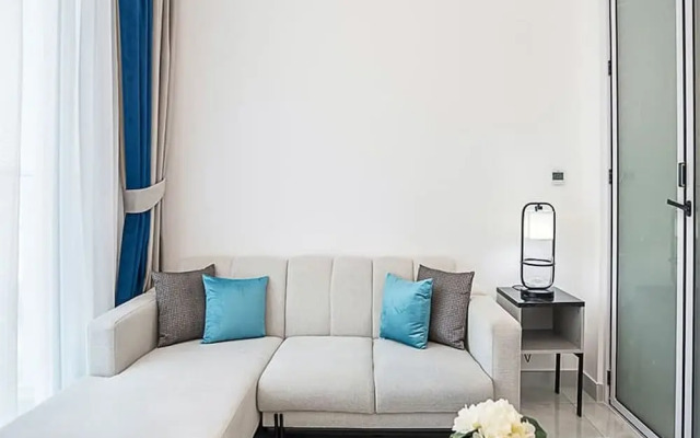 Homesgetaway -spacious 1BR Apt in Pearlz by Danube