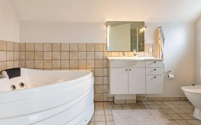 8 Person Holiday Home in Vaeggerlose