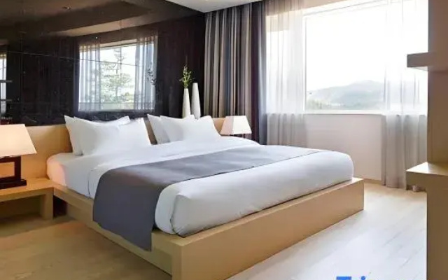 OYO Hangzhou Fengsheng Grand Hotel (Xiaoshan Yaqian Road)