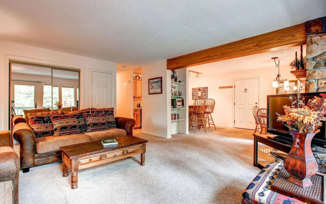 Tannenbaum Condominiums by Ski Country Resorts