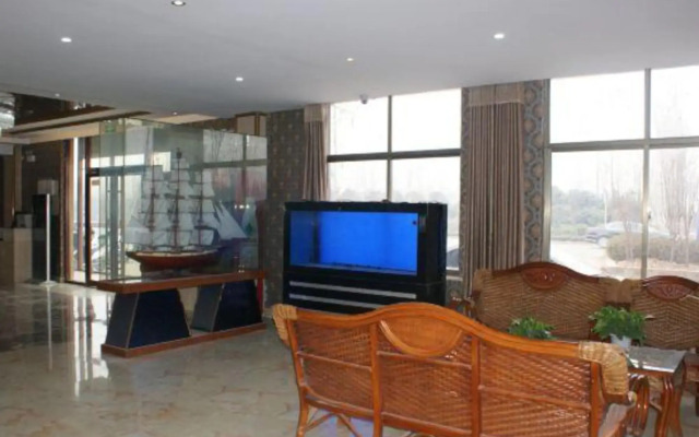 Jiayi Hotel (Heze Dingtao Bus Station)
