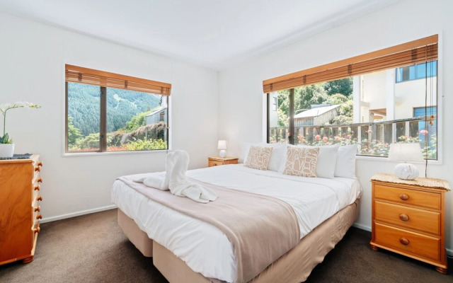 Town Centre Location With Stunning View - Unit 1