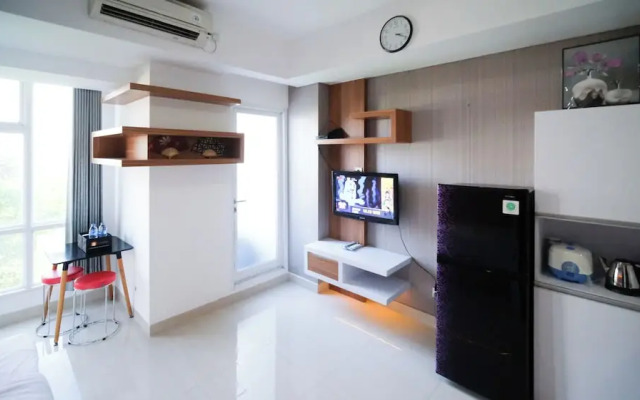 Modern And Compact Studio At Grand Sungkono Lagoon Apartment