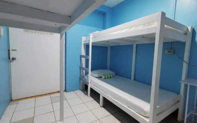 Resort’s Side Hostel near Shangrila