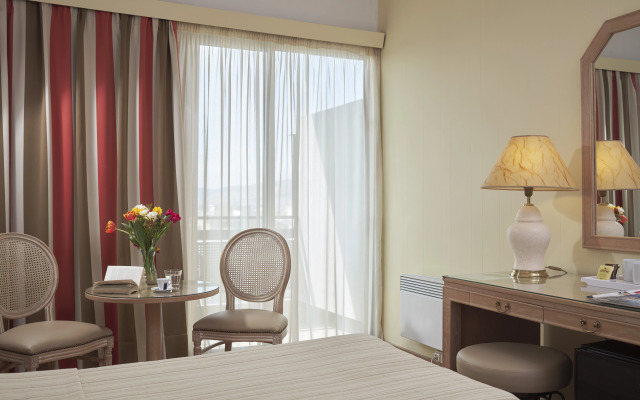 Candia Hotel