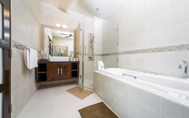 Villa Hin Fa 8 Bed Seaviews in Extensive Modern Grandeur