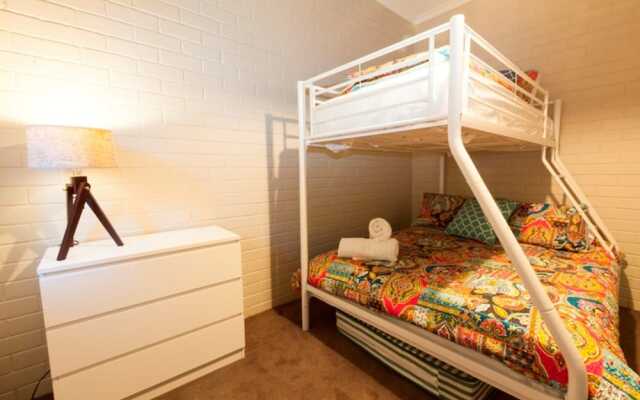 Summit 9 - Modern and stylish newly renovated apartment