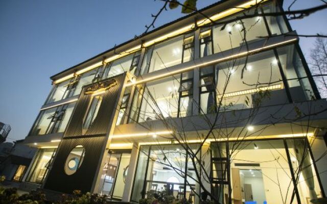 Huaxu Yimeng B&B (Zhangjiajie National Forest Park Branch)