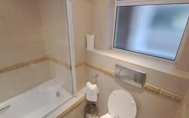 3 Bedroom Sea Facing Family Stay