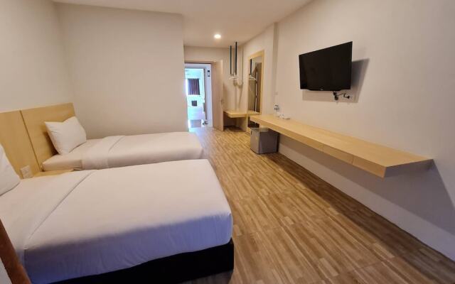 The Charlotte Smart Hotel Lopburi