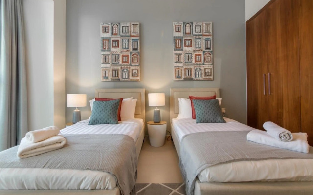 5 Apt in Architectural Marvel of Dubai