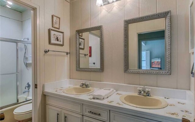 Lego House - Three Bedroom Cabin