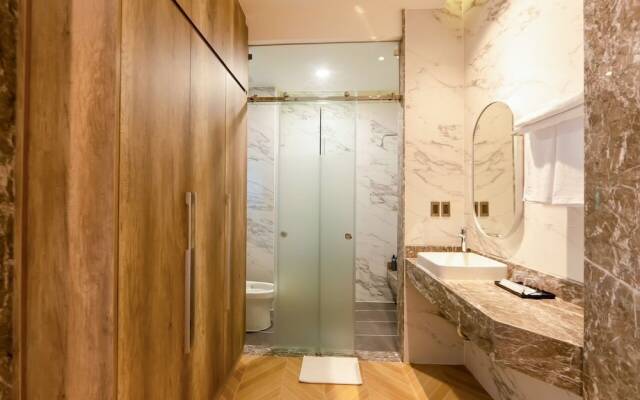 My My Hotel 2